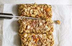 No-Bake Chewy Granola Bars With Almonds, Flax and Chia Seeds