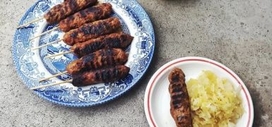 Skinless Pork Sausages with Ground Fennel