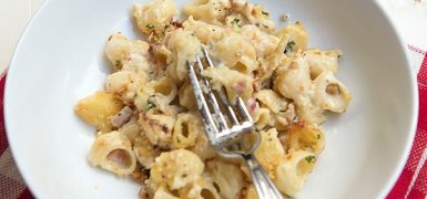 Cheesy Roasted Cauliflower & Bacon Baked Shells