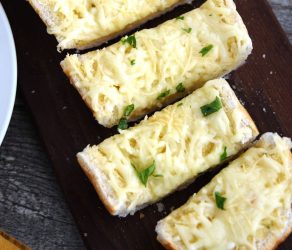 Easy Cheesy Garlic Bread