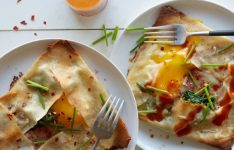 Ham, Spinach and Swiss Stuffed Breakfast Crepes