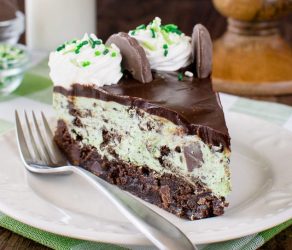 Thin Mint Cheesecake Brownie Cake