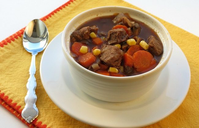 Slow Cooker Beef and Vegetable Soup