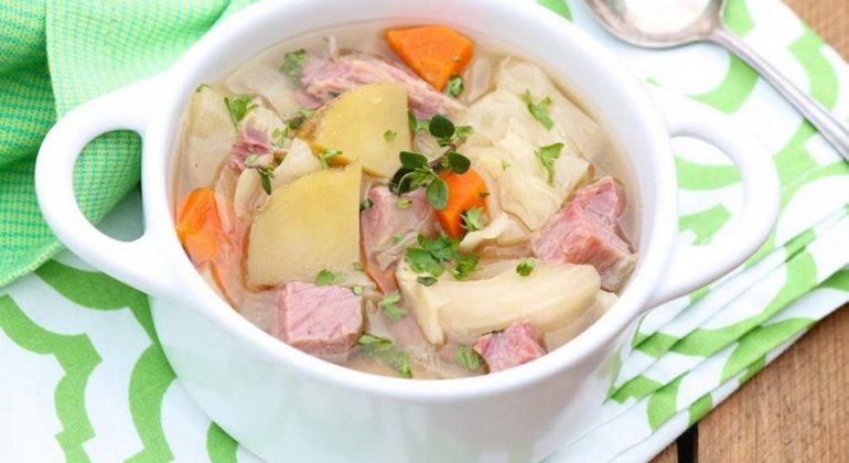 Slow Cooker Corned Beef & Cabbage Soup