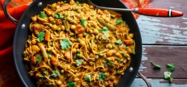 Veggie Noodle Curry Bowls