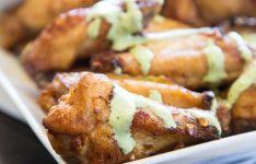 Baked Chicken Wings with Creamy Green Sauce
