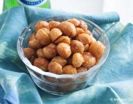 Sweet and Spicy Macadamia Nuts