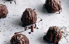 Chocolate Fruit & Nut Rough Balls